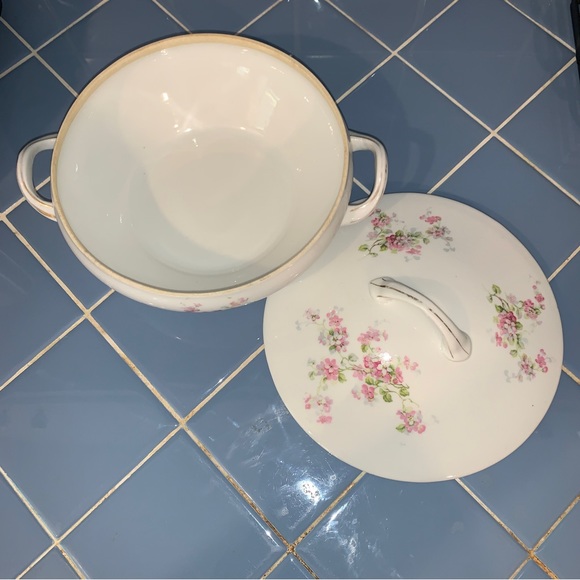 Victoria Austria Vintage Round Pink Flowers Serving Bowl - Picture 6 of 9